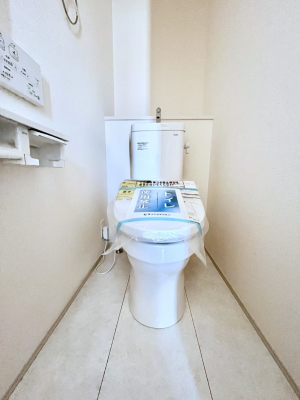 �g�C���@�g�C����1�K��2�K���ꂼ��ɔz�u����Ă��ĂƂĂ��֗��ł��B 
