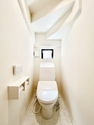 �g�C���@�����`Toilet�`�@�Y��E�X�b�L���E���K�ȃE�H�V�����b�g�t�g�C���ł��낰���Ԃł��B�g�C���͖����g�킴��𓾂Ȃ����́B����������ۂ������ł��ˁB�g�C����2��������̂Œ��̍��G���ɕ֗��ł��I