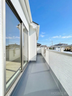 �o���R�j�[�@�����`Balcony�`�@�傫�ȋ�Ɉ͂܂ꂽ�C�����̂����ƁB�o���R�j�[��`�������ň��|�I�ȊJ�����ɕ�܂�܂��B�o���R�j�[�͗z���������݂��z�c����󕨂��C�����悭�������Ƃ��ł��܂��B