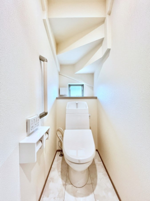 �g�C���@�����`Toilet�`�@�Y��E�X�b�L���E���K�ȃE�H�V�����b�g�t�g�C���ł��낰���Ԃł��B�g�C���͖����g�킴��𓾂Ȃ����́B����������ۂ������ł��ˁB�g�C����2��������̂Œ��̍��G���ɕ֗��ł��I