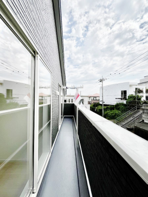 �o���R�j�[�@�����`Balcony�`  �o���R�j�[�͉������z���������݁A���z�c����󕨂��C�����悭�������Ƃ��ł��܂��B  �g���₷���J���I�ȃo���R�j�[�ł����z�����������Ղ�~�蒍���A�o���R�j�[�t���Z�܂��B  