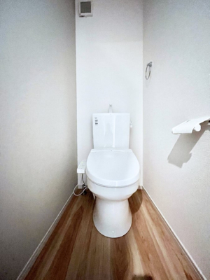 �g�C���@�����`Toilet�`�@�Y��E�X�b�L���E���K�ȃE�H�V�����b�g�t�g�C���ł��낰���Ԃł��B�g�C���͖����g�킴��𓾂Ȃ����́B����������ۂ������ł��ˁB�g�C����2��������̂Œ��̍��G���ɕ֗��ł��I