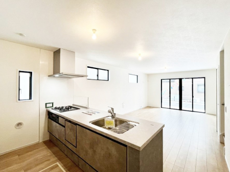 �L�b�`���@�����`Kitchen�`�@�u���������͉�����낤�v����ȃL�b�`���Ȃ�v�������藿�����ł����Ⴂ�܂��B�L�b�`������̓��r���O����]�ł��܂��B�Ƒ����Ȃ��邨�Ƃ������ɂ������܂��B�@