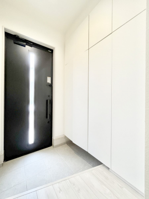 ���ց@�������Q�������`Entrance�`�@�Ƃ̒��ł��q�l���}����ŏ��̏ꏊ�ł��錺�ւ́A�Ƃ̈�ۂ��̂��̂ł��I�L�x�Ȍ��֎��[�ŁA����Y��ɕۂ��Ƃ��o���܂��􌺊ւɂ͂����Ղ���[�̉��ʔ��������I