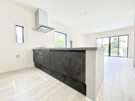 �L�b�`���@�������Q�������`Kitchen�`�@���R�������鑋�̂���L�b�`���������g���ꏊ�����炱���A�g��������l�����܂����B�������Ƃ����L�b�`���R�[�i�[�͎����L���Ȏd�オ��ƂȂ��Ă���܂��B