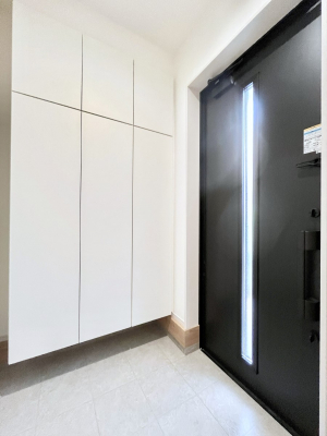 ���ց@�������P�������`Entrance�`�@�Ƃ̒��ł��q�l���}����ŏ��̏ꏊ�ł��錺�ւ́A�Ƃ̈�ۂ��̂��̂ł��I�L�x�Ȍ��֎��[�ŁA����Y��ɕۂ��Ƃ��o���܂��􌺊ւɂ͂����Ղ���[�̉��ʔ��������I