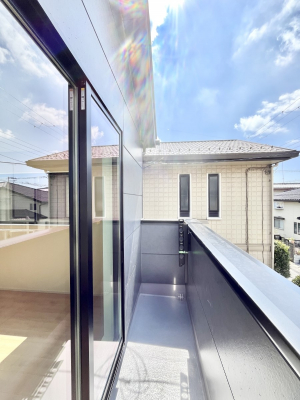 ���̑��@�����`Balcony�`  �o���R�j�[�͉������z���������݁A���z�c����󕨂��C�����悭�������Ƃ��ł��܂��B  �g���₷���J���I�ȃo���R�j�[�ł����z�����������Ղ�~�蒍���A�o���R�j�[�t���Z�܂��B  