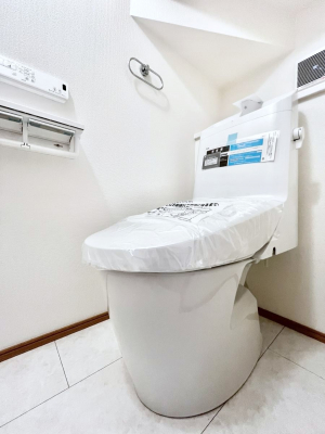 �g�C���@�g�C����1�K��2�K���ꂼ��ɔz�u����Ă��ĂƂĂ��֗��ł��B 