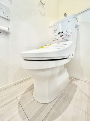 �g�C���@�g�C����1�K��2�K���ꂼ��ɔz�u����Ă��ĂƂĂ��֗��ł��B 