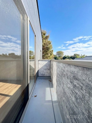 �o���R�j�[�@�����`Balcony�`  �o���R�j�[�͉������z���������݁A���z�c����󕨂��C�����悭�������Ƃ��ł��܂��B  �g���₷���J���I�ȃo���R�j�[�ł����z�����������Ղ�~�蒍���A�o���R�j�[�t���Z�܂��B  