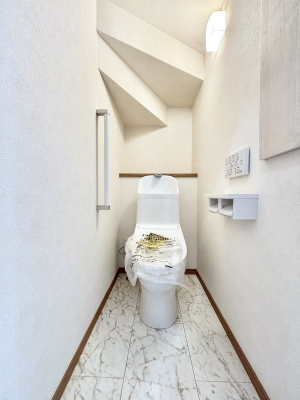 �g�C���@�����`Toilet�`�@�Y��E�X�b�L���E���K�ȃE�H�V�����b�g�t�g�C���ł��낰���Ԃł��B�g�C���͖����g�킴��𓾂Ȃ����́B����������ۂ������ł��ˁB�g�C����2��������̂Œ��̍��G���ɕ֗��ł��I