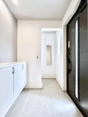 ���ց@�����`Entrance�`�@�Ƃ̒��ł��q�l���}����ŏ��̏ꏊ�ł��錺�ւ́A�Ƃ̈�ۂ��̂��̂ł��I�L�x�Ȍ��֎��[�ŁA����Y��ɕۂ��Ƃ��o���܂��􌺊ւɂ͂����Ղ���[�̉��ʔ��������I