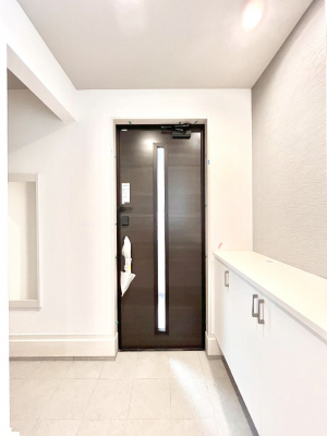 ���ց@������2�������`Entrance�`�@�Ƃ̒��ł��q�l���}����ŏ��̏ꏊ�ł��錺�ւ́A�Ƃ̈�ۂ��̂��̂ł��I�L�x�Ȍ��֎��[�ŁA����Y��ɕۂ��Ƃ��o���܂��􌺊ւɂ͂����Ղ���[�̉��ʔ��������I
