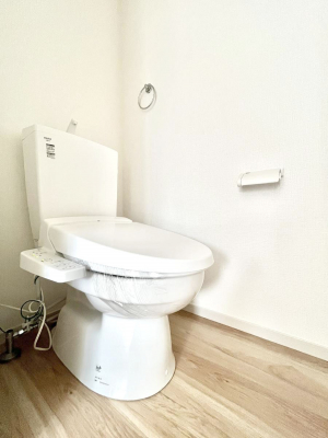 �g�C���@�g�C����1�K��2�K���ꂼ��ɔz�u����Ă��ĂƂĂ��֗��ł��B 