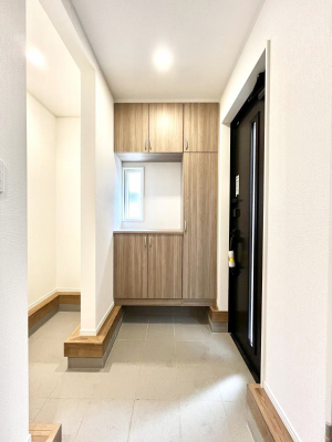 ���ց@�����`Entrance�`�@�Ƃ̒��ł��q�l���}����ŏ��̏ꏊ�ł��錺�ւ́A�Ƃ̈�ۂ��̂��̂ł��I�L�x�Ȍ��֎��[�ŁA����Y��ɕۂ��Ƃ��o���܂��􌺊ւɂ͂����Ղ���[�̉��ʔ��������I�@