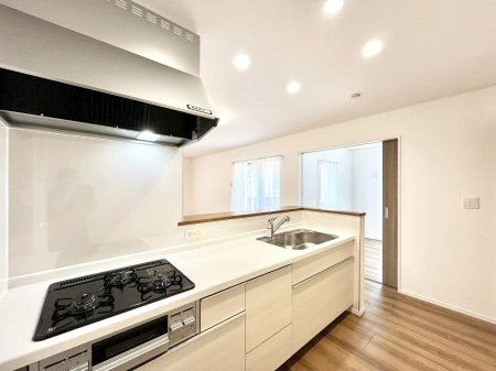 �L�b�`���@�����`Kitchen�`  ���r���O�����n����J�E���^�[�L�b�`���B  ���������Ȃ���Ƒ��ƃR�~���j�P�[�V�������Ƃ�邾���łȂ��A�傫�ȊJ���������邱�Ƃ��ł��܂��B  ���q�l�̐����������邱�Ƃ��ł��܂��ˁI