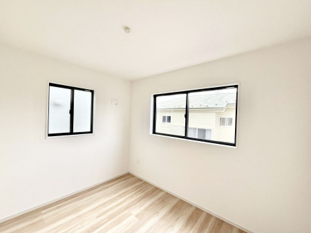 �q�������@�������P�������`Bed Room�`�@2�ʍ̌����m�ۂ������邢�����́A���ʂ����ǂ��A��ϋ��S�n�̗ǂ���ԂƂȂ��Ă���܂��B�u�₩�ȕ��������ċN���钩�́A���K�����̎n�܂�ɁI�������肪�ƂĂ��ǂ��Z�܂���
