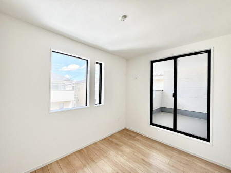 �Q���@�����`Bed Room�`�@�������������̂��ˌ��Ẵ����b�g�ł��B���Ƒ������������ƂŎ苷�Ɋ����Ă����Z�܂����ˌ��Ăł͊e�����v���C�o�V�[��ۂ��Ƃ��ł��܂��B�Z�܂��ɂ�Ƃ肪���܂�S�������b�N�X�ł��܂���