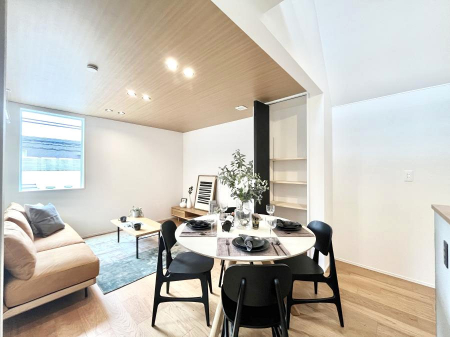 ���r���O�@�������������͋C�̂k�c�j�͉Ƒ��݂�Ȃ̉��K���  