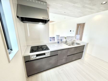 �L�b�`���@���������Ȃ���ł����Ƒ��Ƃ̉�b���y���߂�ΖʃL�b�`��