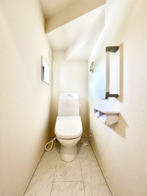 �g�C���@�g�C����1�K��2�K���ꂼ��ɔz�u����Ă��ĂƂĂ��֗��ł��B 