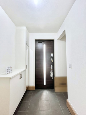 ���ց@�������R�������`Entrance�`�@�Ƃ̒��ł��q�l���}����ŏ��̏ꏊ�ł��錺�ւ́A�Ƃ̈�ۂ��̂��̂ł��I�L�x�Ȍ��֎��[�ŁA����Y��ɕۂ��Ƃ��o���܂��􌺊ւɂ͂����Ղ���[�̉��ʔ��������I