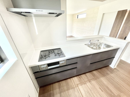 �L�b�`���@���������Ȃ���ł����Ƒ��Ƃ̉�b���y���߂�ΖʃL�b�`��