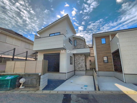 ���n�O�ώʐ^�@�`Exterior�`�@�ՐÂȏZ��n�Ŏq��ĉƑ��Ƀs�b�^���B�����̂��U�������K�ȗ΂Ɍb�܂ꂽ�G���A�ŁA���R�ɕ�܂ꂽ���₩�ȕ�炵���������邽�߂́A��Ƃ肠��Z���������Ă��܂��B