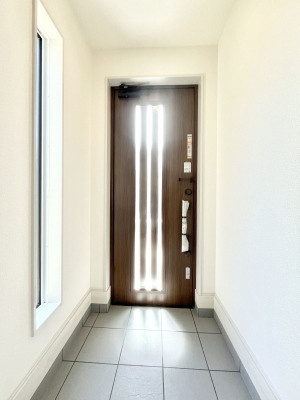 ���ց@�����`Entrance�`�@�Ƃ̒��ł��q�l���}����ŏ��̏ꏊ�ł��錺�ւ́A�Ƃ̈�ۂ��̂��̂ł��I�L�x�Ȍ��֎��[�ŁA����Y��ɕۂ��Ƃ��o���܂��􌺊ւɂ͂����Ղ���[�̉��ʔ��������I