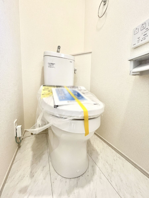 �g�C���@�����`Toilet�`�@�Y��E�X�b�L���E���K�ȃE�H�V�����b�g�t�g�C���ł��낰���Ԃł��B1�A2�K���Ƀg�C���X�y�[�X�I�̌������薾�邭�A���K��ԂƂȂ��Ă���܂��������g���ꏊ�����炱���̔z���ł��I