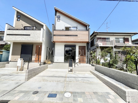 ���n�O�ώʐ^�@�O�ρ`Exterior�`�@��s���œ���̃X���[���C�t���΂Ɉ͂܂ꂽ�y�n�͓s��̌�����Y���ꂻ���B�l�G��ʂ��Ď��R�ƐG�ꍇ����X�|�b�g�����ӂɂ͐��肾������I�Z�݂����Ȃ�ƁB��炵�������B