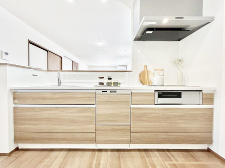 �L�b�`���@������No.3���`Kitchen�`�@��b���e�ރ��r���O�A�������������Ȃ�L�b�`���B�Ƃ́A�������������ł͂Ȃ��A��炵��������A���K�ɂ���ꏊ�B�Ί�̖����A���炬�̓��X�̂��߂ɁA�ŐV�̐ݔ��E�d�l���̗p�B