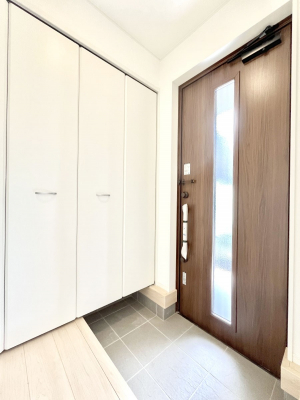 ���ց@�������Q�������`Entrance�`�@�Ƃ̒��ł��q�l���}����ŏ��̏ꏊ�ł��錺�ւ́A�Ƃ̈�ۂ��̂��̂ł��I�L�x�Ȍ��֎��[�ŁA����Y��ɕۂ��Ƃ��o���܂��􌺊ւɂ͂����Ղ���[�̉��ʔ��������I