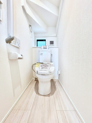 �g�C���@������1�������`Toilet�`�@�Y��E�X�b�L���E���K�ȃE�H�V�����b�g�t�g�C���ł��낰���ԁB�g�C���͖����g�킴��𓾂Ȃ����́B����������ۂ������ł��ˁB�g�C����2��������̂Œ��̍��G���ɕ֗��ł��I