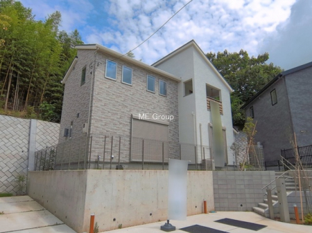 ���n�O�ώʐ^�@�`Exterior�`�@�m���ȋZ�p�Œz���ꂽ�Ƃ́A���̍ו��Ɏ���܂ŁA���q�l�̕�炵��z���S�Â��������Â��Ă��܂��B���̑z���́A���X�̈��S�Ɖ��K���ƂȂ��Ă��q�l�̕�炵���ݍ��݂܂��B  