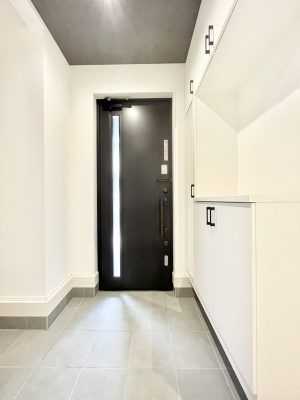 ���ց@�����`Entrance�`�@�Ƃ̒��ł��q�l���}����ŏ��̏ꏊ�ł��錺�ւ́A�Ƃ̈�ۂ��̂��̂ł��I�L�x�Ȍ��֎��[�ŁA����Y��ɕۂ��Ƃ��o���܂��􌺊ւɂ͂����Ղ���[�̉��ʔ��������I