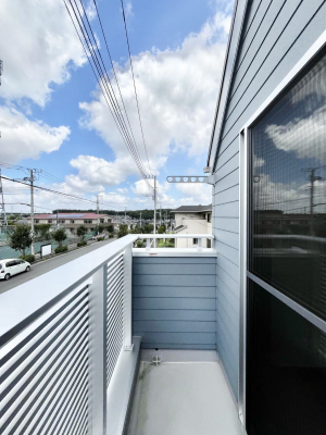 �o���R�j�[�@�����`Balcony�`  �o���R�j�[�͉������z���������݁A���z�c����󕨂��C�����悭�������Ƃ��ł��܂��B  �g���₷���J���I�ȃo���R�j�[�ł����z�����������Ղ�~�蒍���A�o���R�j�[�t���Z�܂��B  