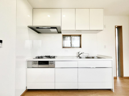 �L�b�`���@�����`Kitchen�`�@���R�������鑋�̂���L�b�`���������g���ꏊ�����炱���A�g��������l�����܂����B�������Ƃ����L�b�`���R�[�i�[�͎����L���Ȏd�オ��ƂȂ��Ă���܂��B