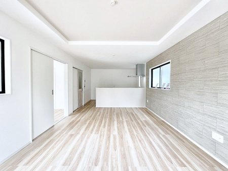 ���̑����ρ@�Ƒ��̏Ί炪���R�Ɛ��܂�Ă���A����ȕ��͋C�̃_�C�j���O�Ɏd�オ���Ă��܂��B