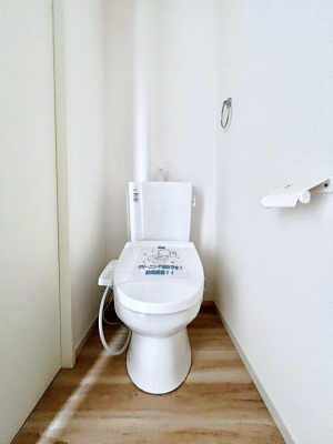�g�C���@�g�C����1�K��2�K���ꂼ��ɔz�u����Ă��ĂƂĂ��֗��ł��B 