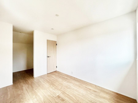 �Q���@�����`Bed Room�`�@�u��������������l�v�Ƃ��v�w�ł�����肭�낰��Q���B�����̉Ǝ��₨�d���ɔ�ꂽ���̓t�J�t�J�̃x�b�g�Ŗ�����Ă��������B�{�I�������Ă����K�ȍL����������