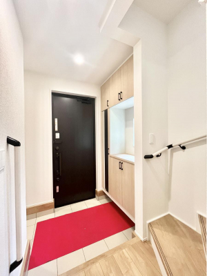 ���ց@�����`Entrance�`�@�Ƃ̒��ł��q�l���}����ŏ��̏ꏊ�ł��錺�ւ́A�Ƃ̈�ۂ��̂��̂ł��I�L�x�Ȍ��֎��[�ŁA����Y��ɕۂ��Ƃ��o���܂��􌺊ւɂ͂����Ղ���[�̉��ʔ��������I