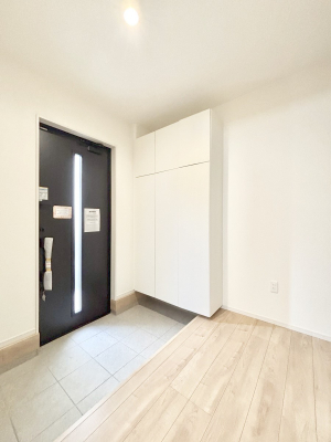 ���ց@�����`Entrance�`�@�Ƃ̒��ł��q�l���}����ŏ��̏ꏊ�ł��錺�ւ́A�Ƃ̈�ۂ��̂��̂ł��I�L�x�Ȍ��֎��[�ŁA����Y��ɕۂ��Ƃ��o���܂��􌺊ւɂ͂����Ղ���[�̉��ʔ��������I