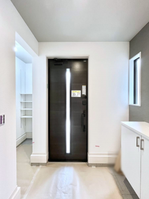 ���ց@�����`Entrance�`�@�Ƃ̒��ł��q�l���}����ŏ��̏ꏊ�ł��錺�ւ́A�Ƃ̈�ۂ��̂��̂ł��I�L�x�Ȍ��֎��[�ŁA����Y��ɕۂ��Ƃ��o���܂��􌺊ւɂ͂����Ղ���[�̉��ʔ��������I