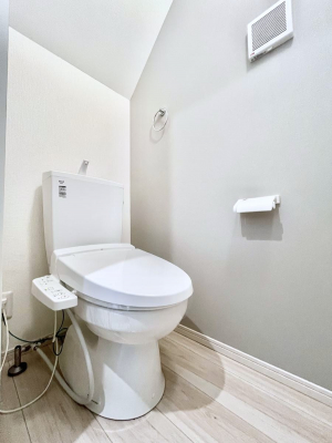 �g�C���@�����`Toilet�`�@�Y��E�X�b�L���E���K�ȃE�H�V�����b�g�t�g�C���ł��낰���Ԃł��B�g�C���͖����g�킴��𓾂Ȃ����́B����������ۂ������ł��ˁB�g�C����2��������̂Œ��̍��G���ɕ֗��ł��I