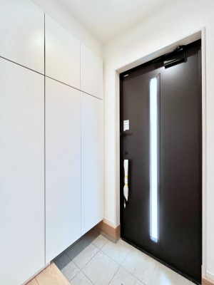 ���ց@�����`Entrance�`�@�Ƃ̒��ł��q�l���}����ŏ��̏ꏊ�ł��錺�ւ́A�Ƃ̈�ۂ��̂��̂ł��I�L�x�Ȍ��֎��[�ŁA����Y��ɕۂ��Ƃ��o���܂��􌺊ւɂ͂����Ղ���[�̉��ʔ��������I