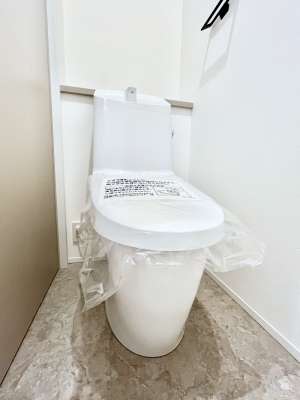 �g�C���@������4�������`Toilet�`�@���������ӂ��E�H�V�����b�g�t���g�C����g���₷���Ɖq���ʂɔz�������@�\�������A�������K�ɂ��g�����������܂��B�����ȋ�Ԃ�ۂ��₷���̂��������|�C���g�ł���