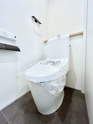 �g�C���@������2�������`Toilet�`�@�Y��E�X�b�L���E���K�ȃE�H�V�����b�g�t�g�C���ł��낰���Ԃł��B�̌������薾�邭�A���K��ԂƂȂ��Ă���܂��������g���ꏊ�����炱���̔z���ł��I