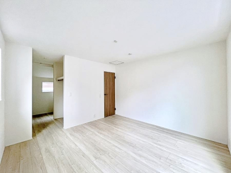 �Q���@�����`Bed Room�`�@�u��������������l�v�Ƃ��v�w�ł�����肭�낰��Q���B�����̉Ǝ��₨�d���ɔ�ꂽ���̓t�J�t�J�̃x�b�g�Ŗ�����Ă��������B�e���r��{�I�������Ă����K�ȍL����������