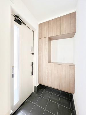 ���ց@�����`Entrance�`�@�Ƃ̒��ł��q�l���}����ŏ��̏ꏊ�ł��錺�ւ́A�Ƃ̈�ۂ��̂��̂ł��I�L�x�Ȍ��֎��[�ŁA����Y��ɕۂ��Ƃ��o���܂��􌺊ւɂ͂����Ղ���[�̉��ʔ��������I